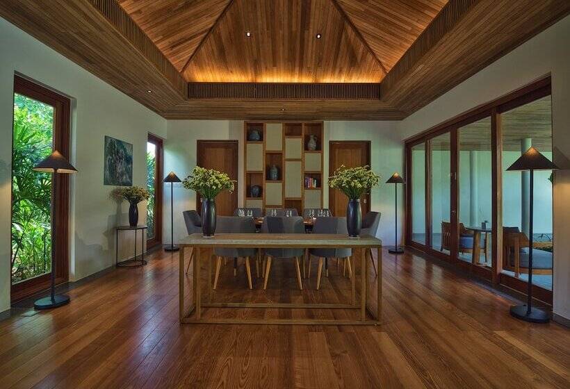 هتل Legacy Mekong