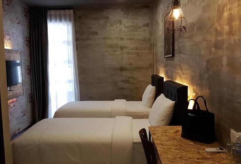 Отель Big Banana