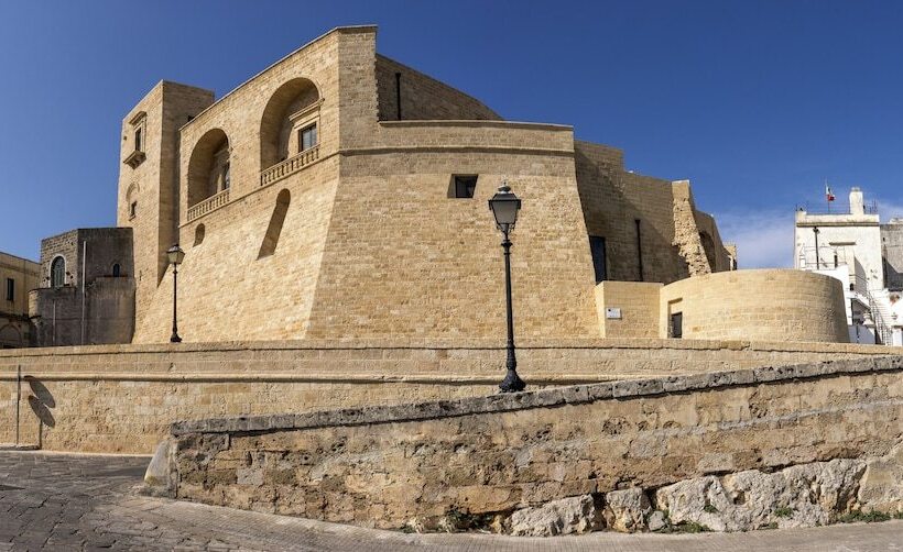 هتل Castello Di Ugento
