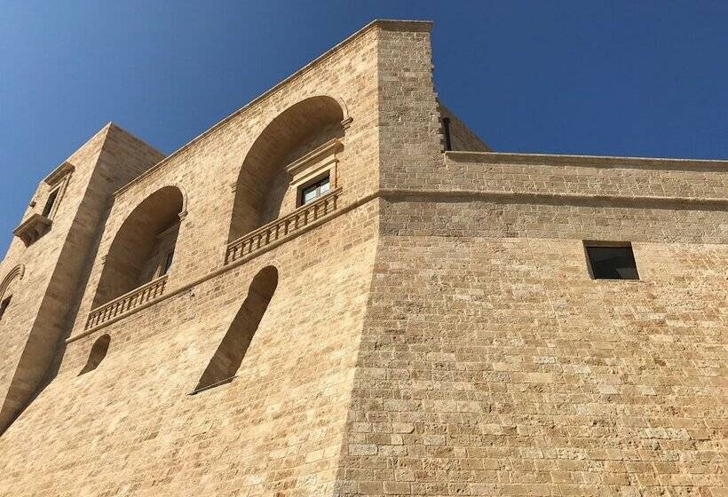 هتل Castello Di Ugento