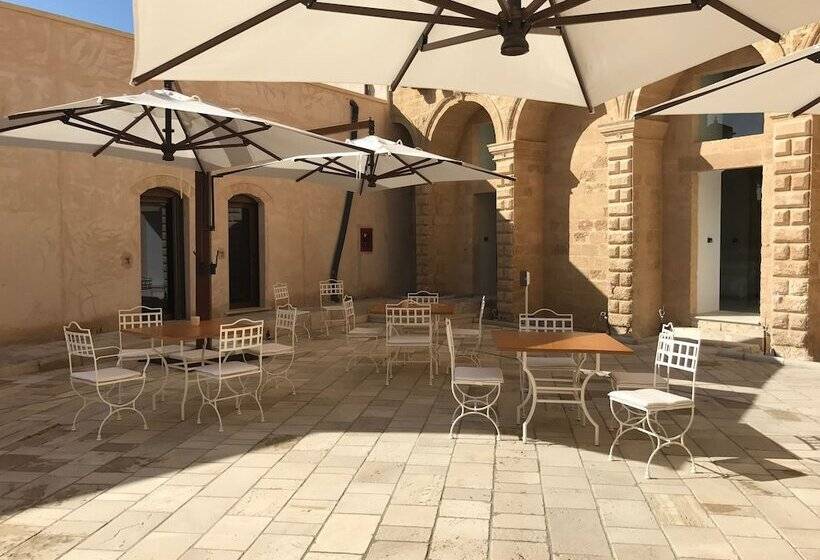 فندق Castello Di Ugento