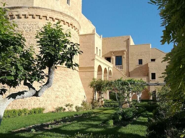 فندق Castello Di Ugento