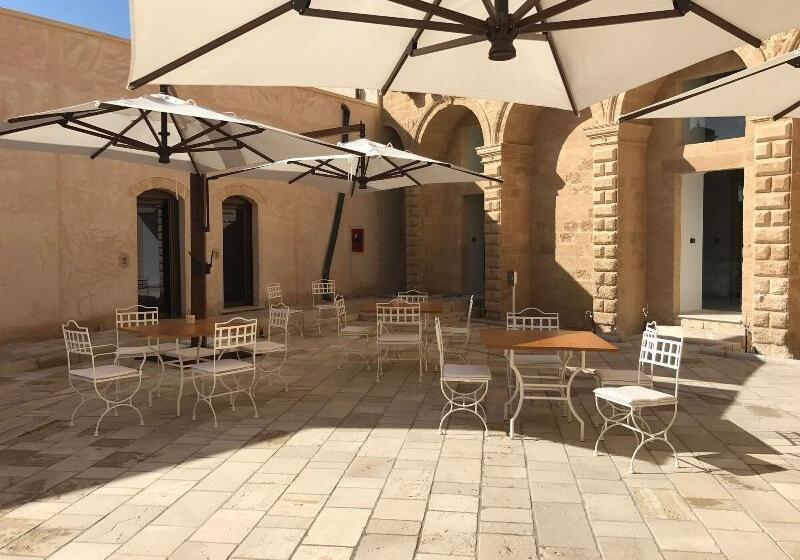 فندق Castello Di Ugento