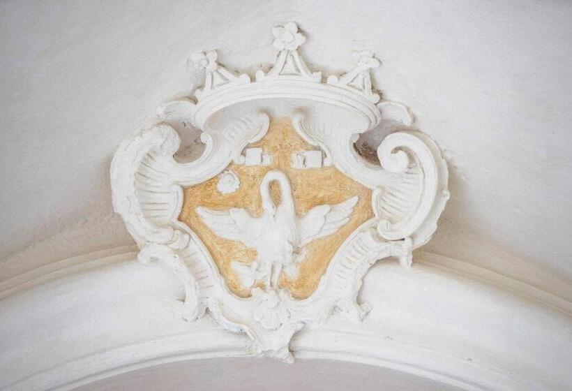 فندق Castello Di Ugento