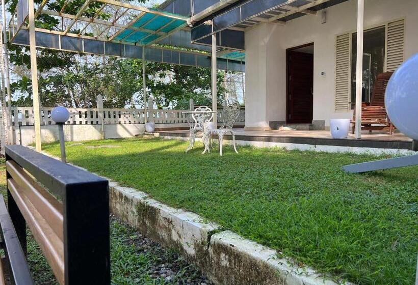 酒店 Cherai Natural Beach Resort