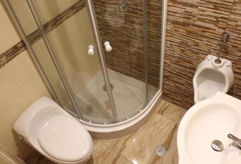 בית מלון כפרי Kennedy Guest House