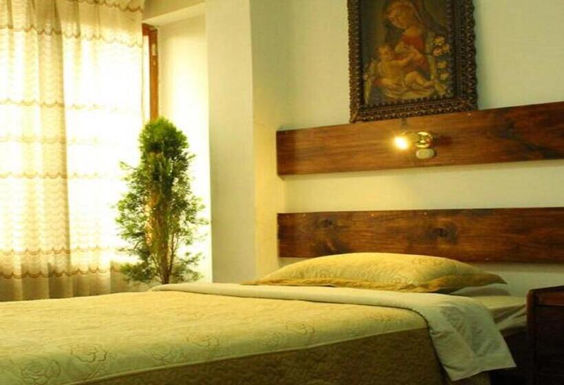 בית מלון כפרי Kennedy Guest House