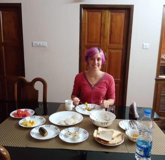 בית מלון כפרי Kumarakom Wood Castle Serviced Appartments