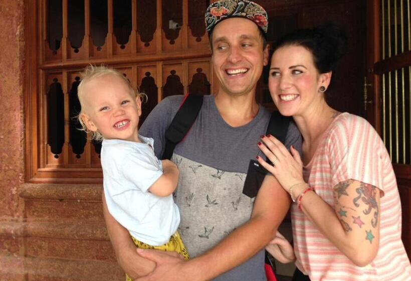 בית מלון כפרי Kumarakom Wood Castle Serviced Appartments