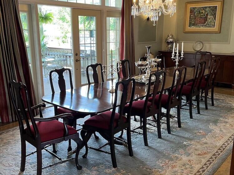 Отель Manoir Chamberland