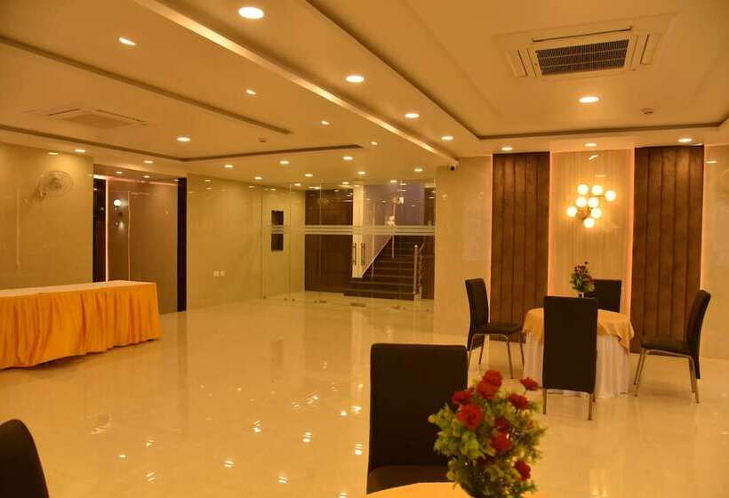 Nexus L Hotels In Charbagh Lucknow