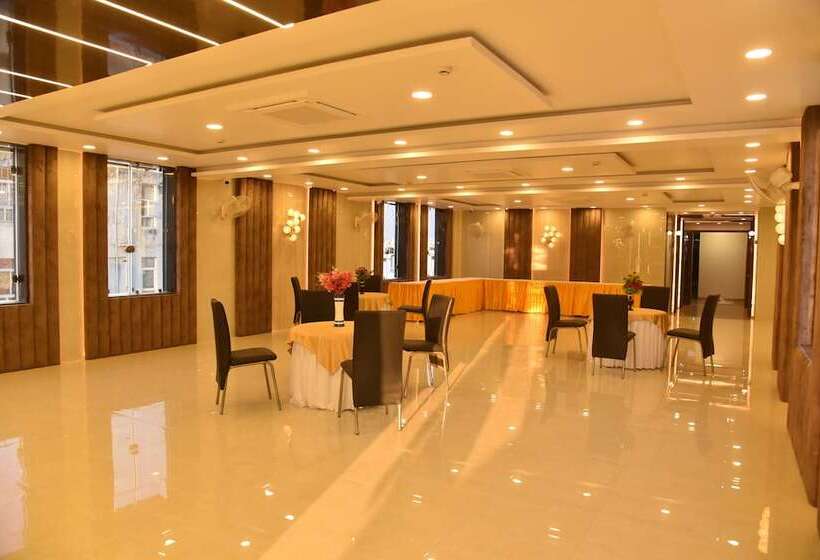 Nexus L Hotels In Charbagh Lucknow