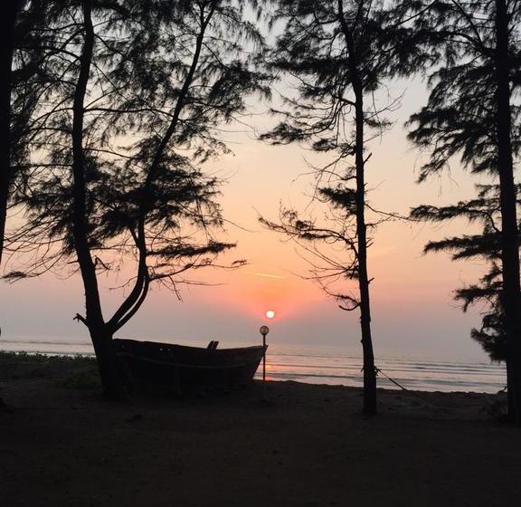 בית מלון כפרי Pears Beach Resort