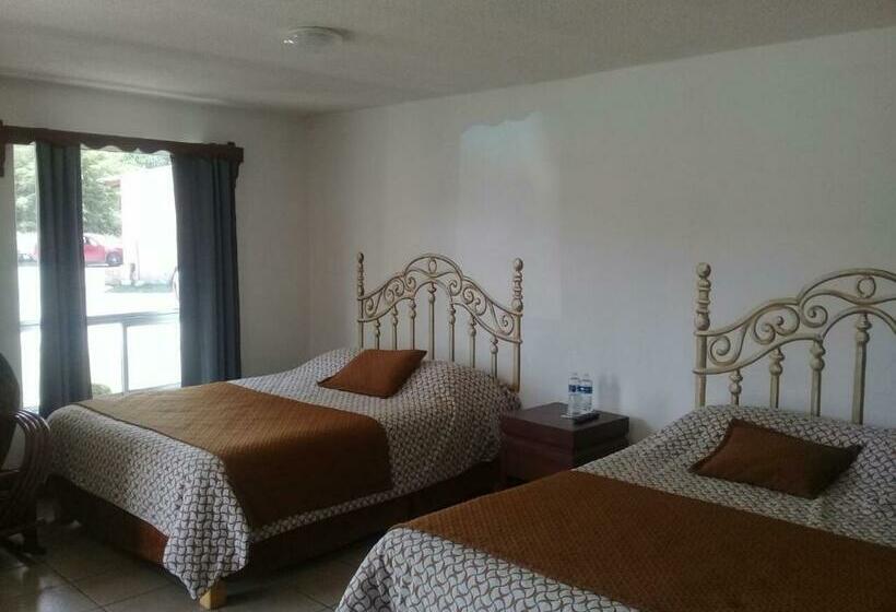 ホテル Real De Creel