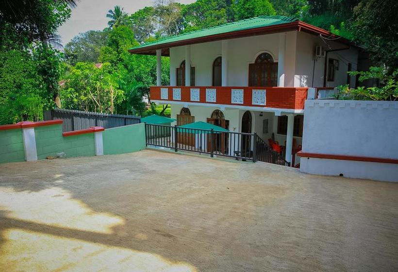 호텔 Red Star Kandyan