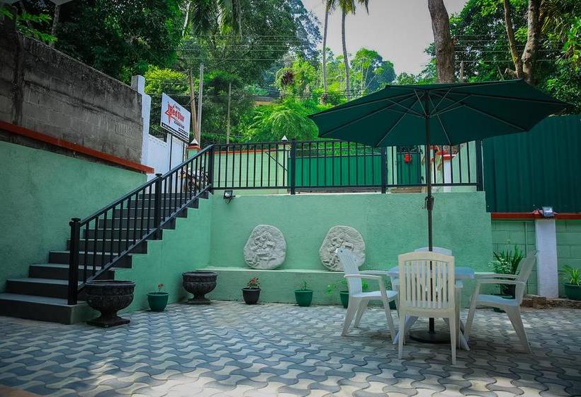 호텔 Red Star Kandyan