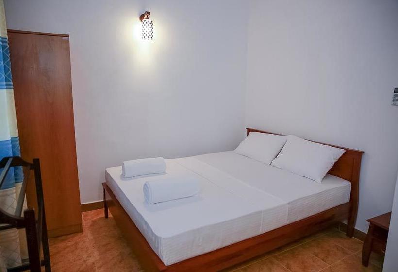 호텔 Red Star Kandyan