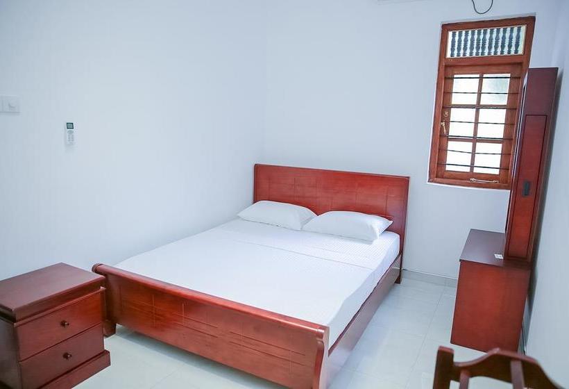 호텔 Red Star Kandyan