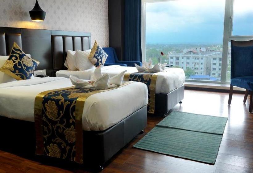 هتل Saffron Crest