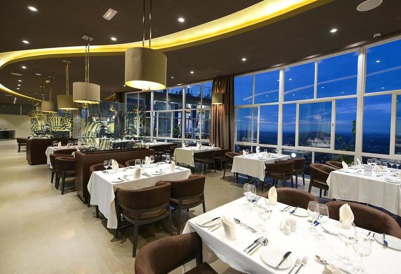 Protea Hotel By Marriott Kampala Skyz