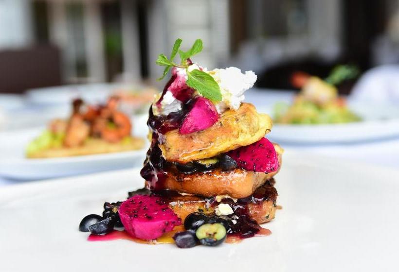 Protea Hotel By Marriott Kampala Skyz