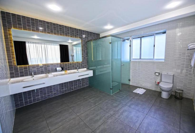 Protea Hotel By Marriott Kampala Skyz