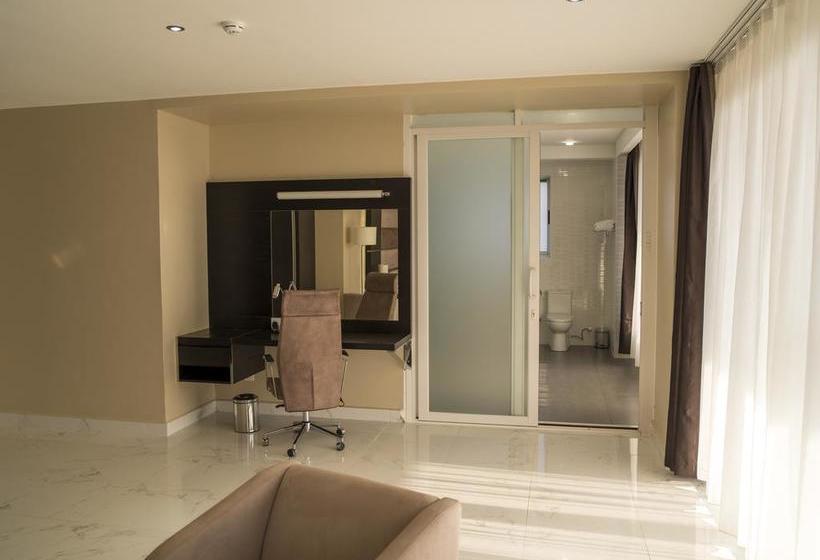 Protea Hotel By Marriott Kampala Skyz