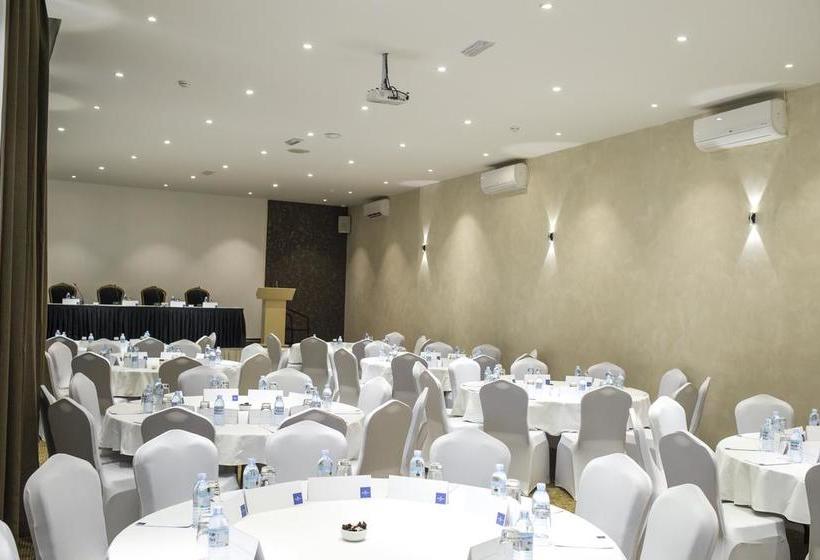 Protea Hotel By Marriott Kampala Skyz