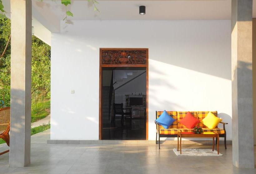 Colombo Hotel By Colombo Village