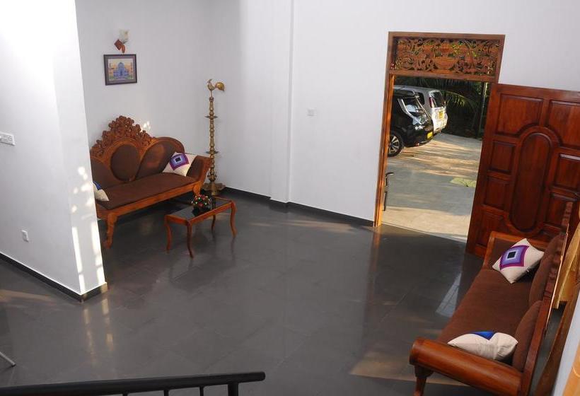 Colombo Hotel By Colombo Village