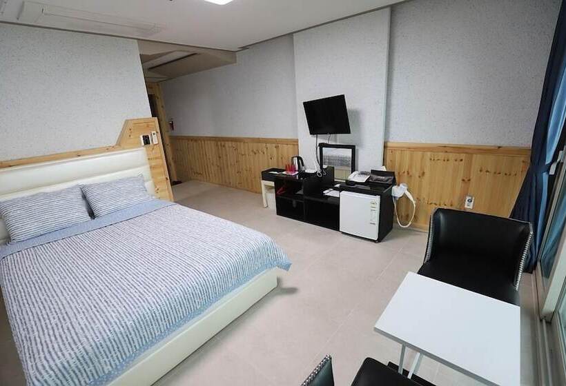 בית מלון כפרי The Four Hills