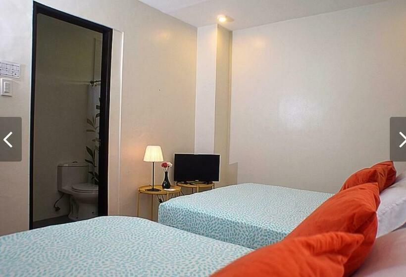 هتل The Guest House Laoag