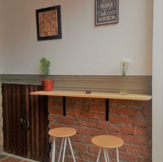 هتل Tikay Cafe Hostel