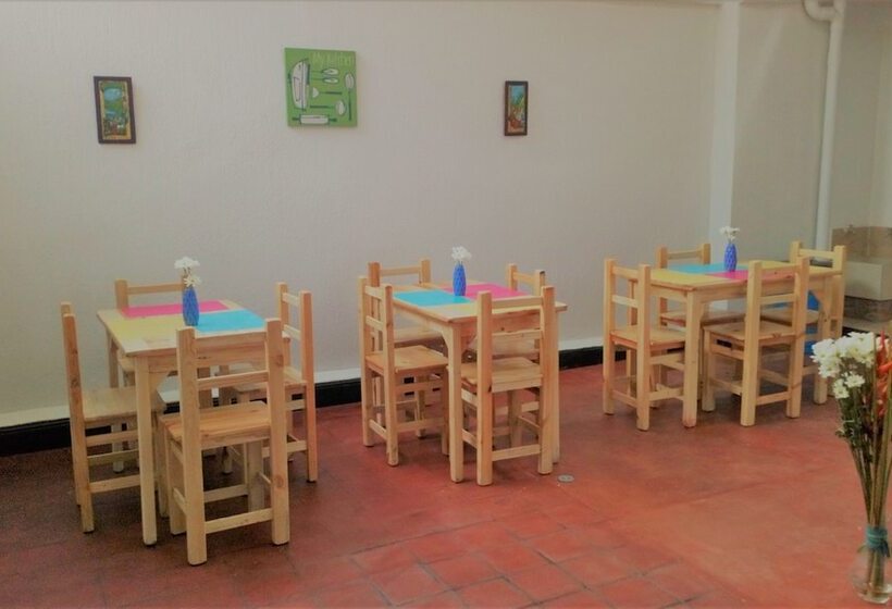 Hotel Tikay Cafe Hostel