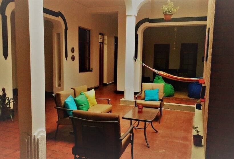 Hotel Tikay Cafe Hostel