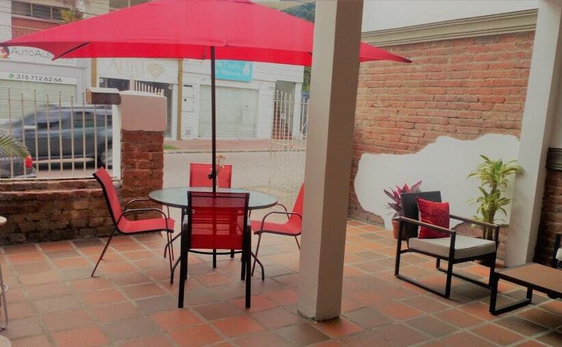 Hotel Tikay Cafe Hostel