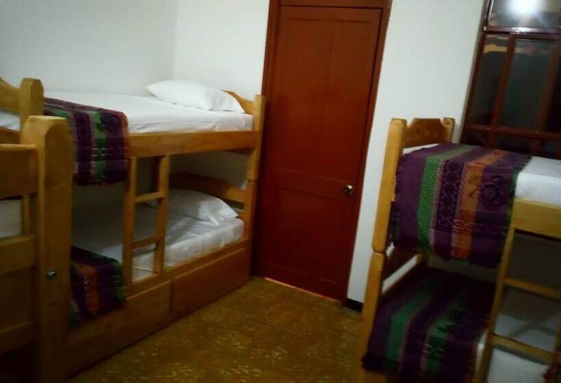 هتل Tikay Cafe Hostel