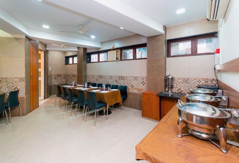 בית מלון כפרי Treebo Laaiba Residency