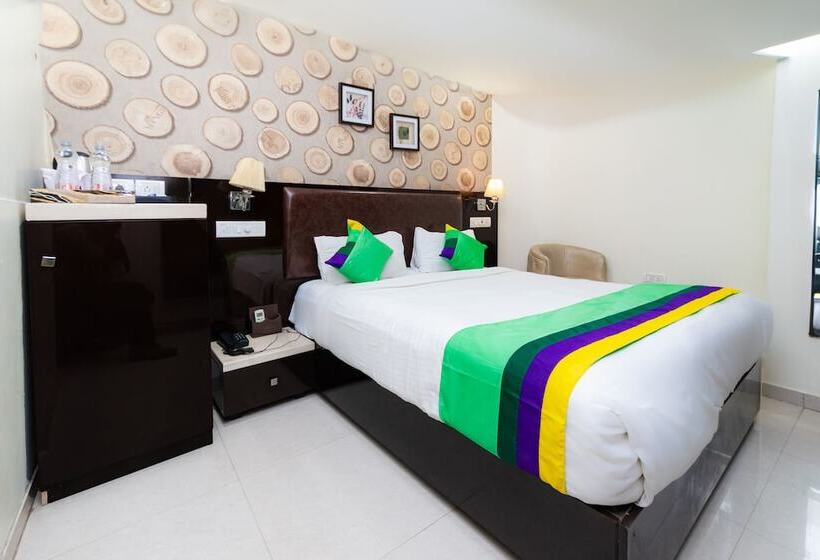 בית מלון כפרי Treebo Laaiba Residency