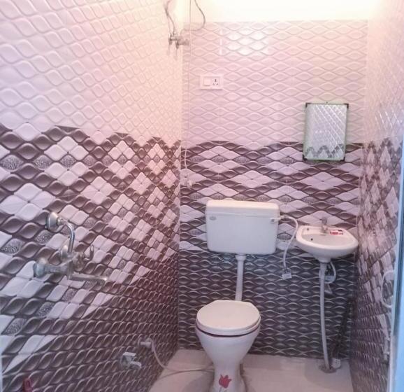 فندق Veera S Hostel