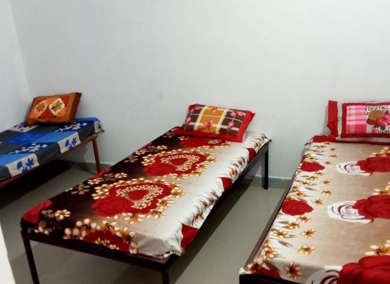 فندق Veera S Hostel