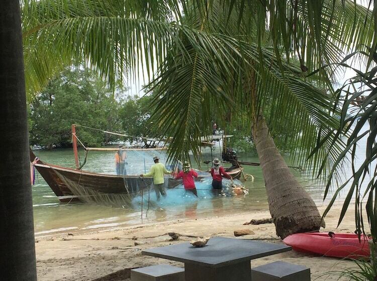 Mook Tamarind Resort