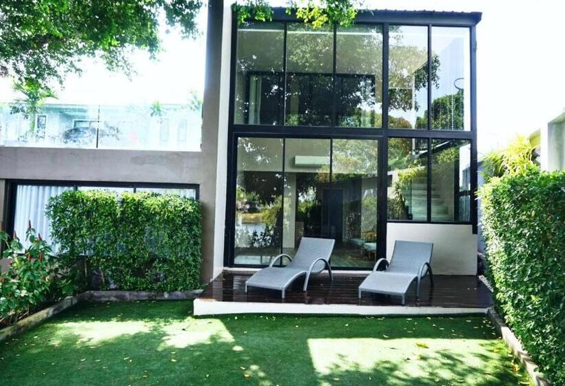 استراحتگاه The Lake Chalong Hotel Sha Plus