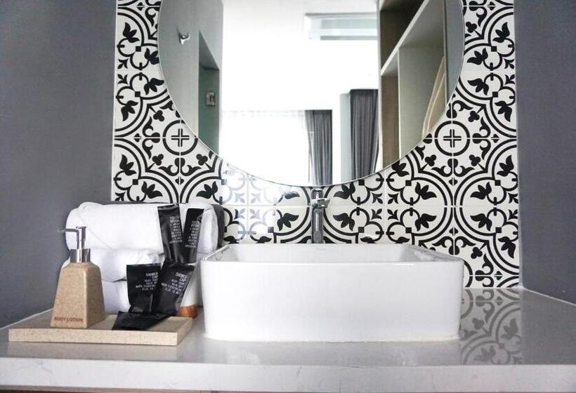 Курорт The Lake Chalong Hotel Sha Plus