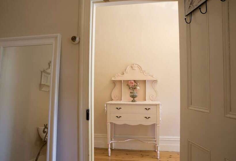 Azalea Cedar Rose Barossa Valley Villa