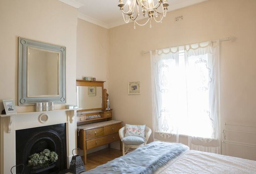 Azalea Cedar Rose Barossa Valley Villa