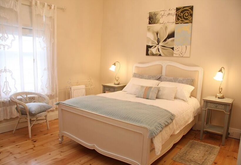 Azalea Cedar Rose Barossa Valley Villa