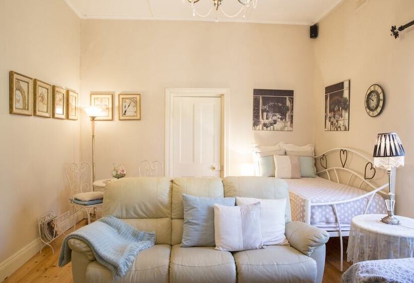 Azalea Cedar Rose Barossa Valley Villa