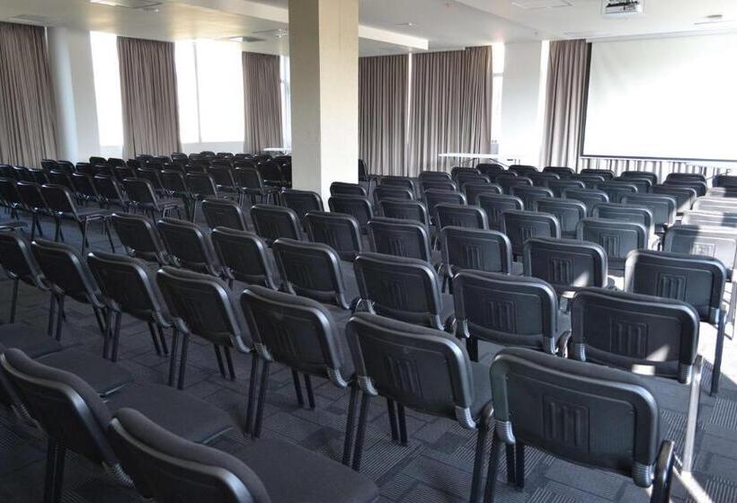 تختخواب و صبحانه Nivari Duitama