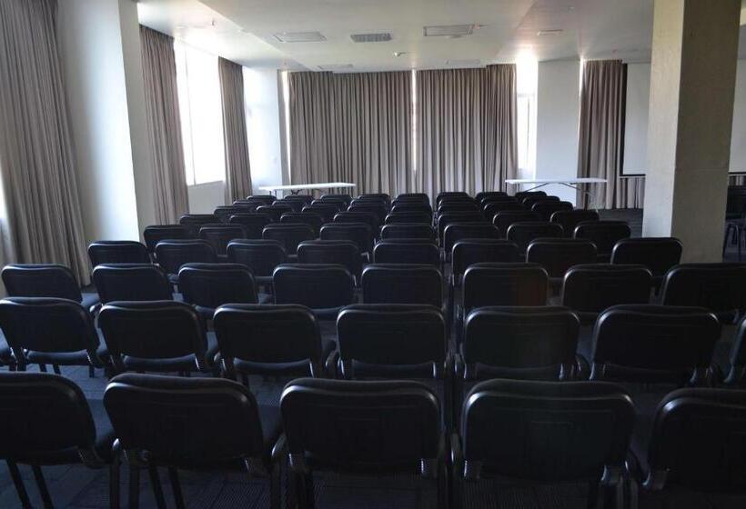 تختخواب و صبحانه Nivari Duitama